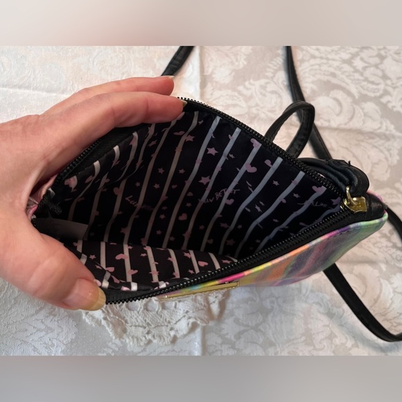 Luv Betsey by Betsey Johnson wristlet/crossbody NWOT - Picture 4 of 6